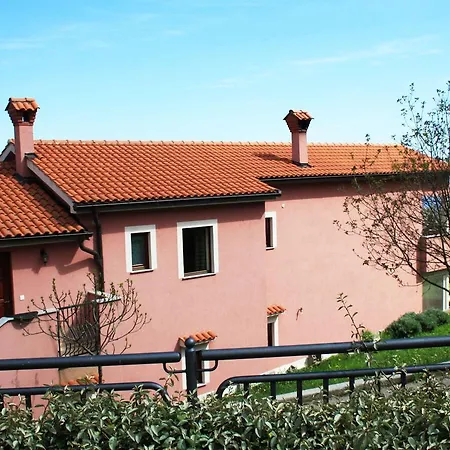 Appartamento Menderi Hills