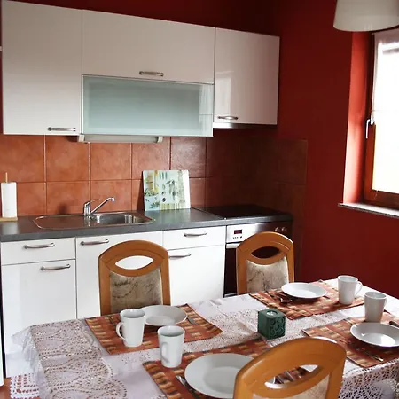 Appartamento Menderi Hills *